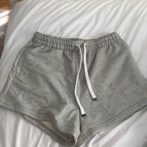 TALENTLESS sweatshorts size XL